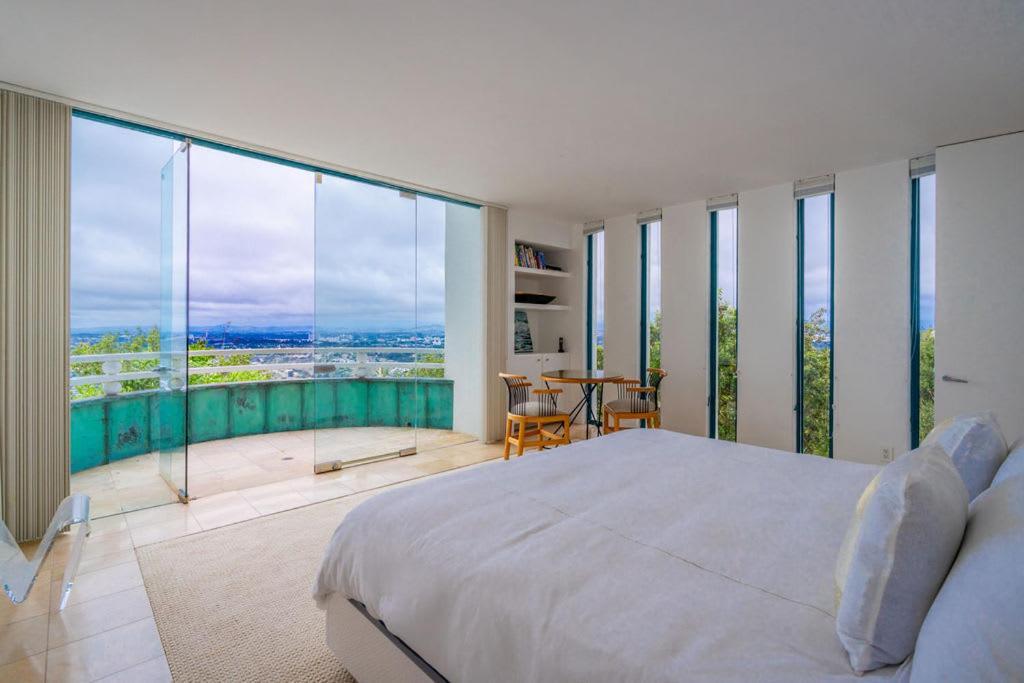 Architectural Masterpiece Overlooking La Jolla * San Diego