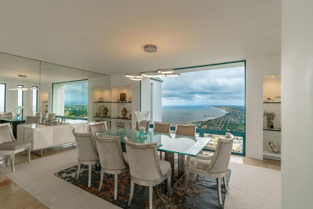 Holiday home Architectural Masterpiece Overlooking La Jolla *