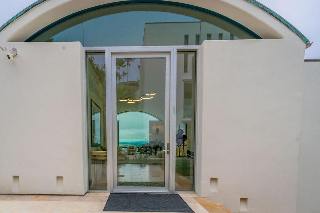 Architectural Masterpiece Overlooking La Jolla * San Diego