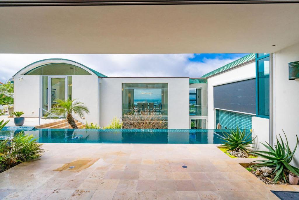 Architectural Masterpiece Overlooking La Jolla Holiday home *